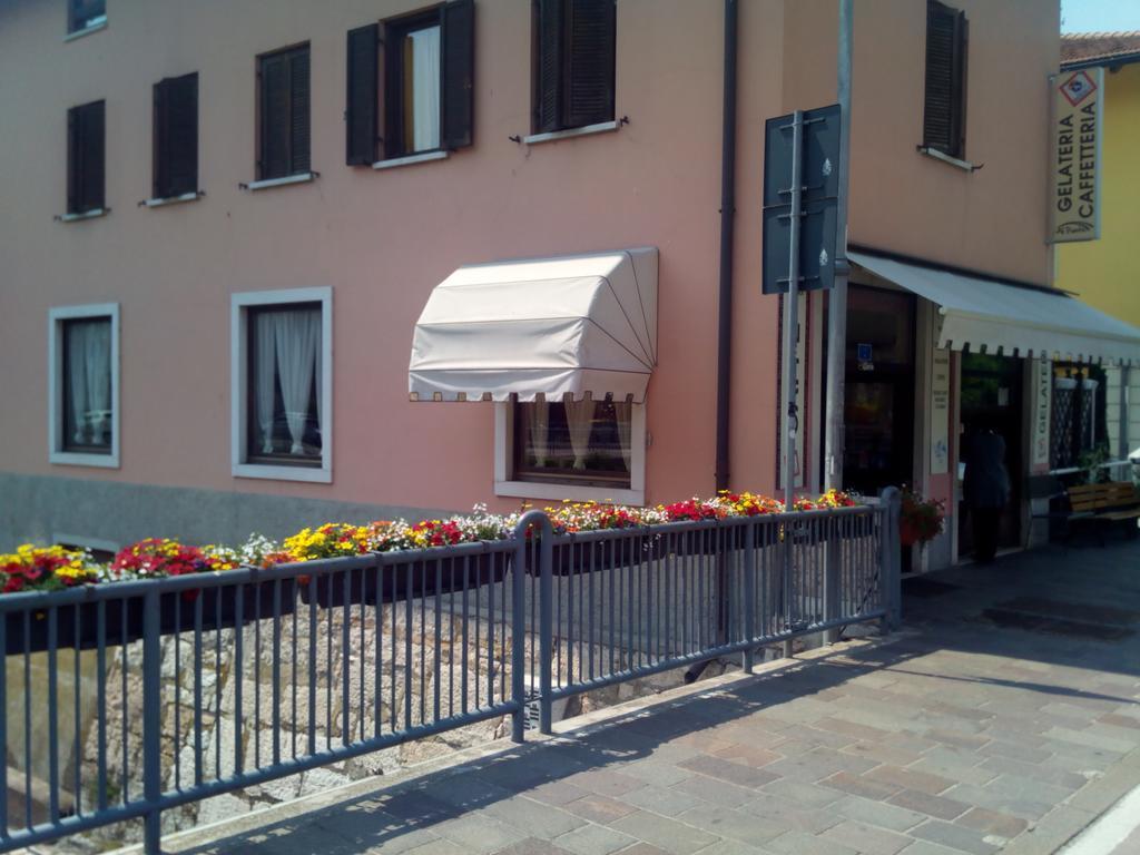 Alloggio Ponte Dei Cavalleggeri Trento Exterior photo