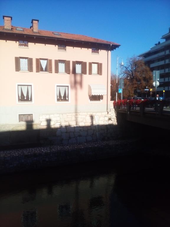Alloggio Ponte Dei Cavalleggeri Trento Exterior photo